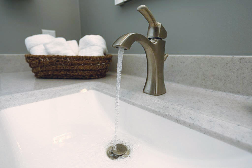 bathroom shower and tub